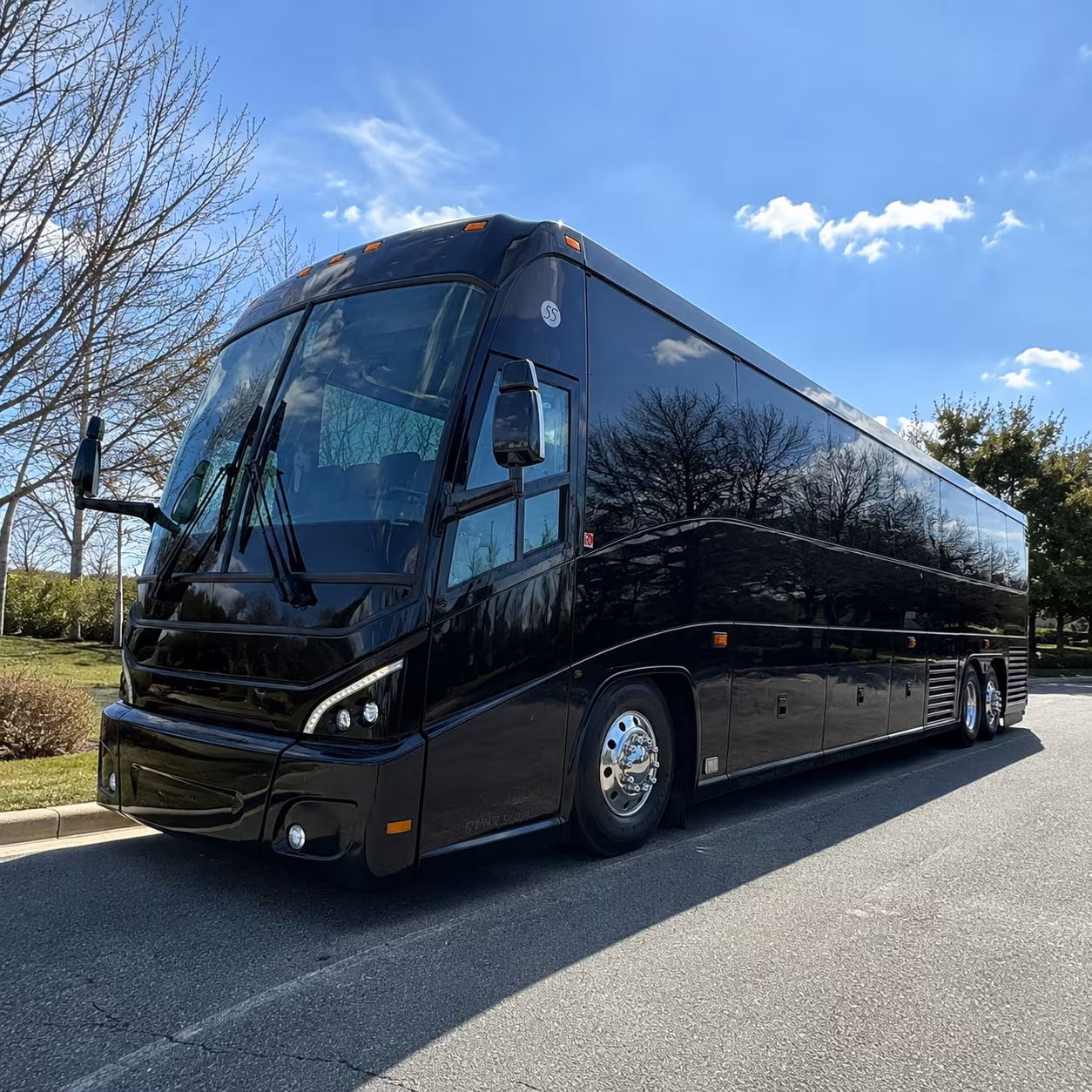 choosing the right bus size for your lawrence employee shuttle