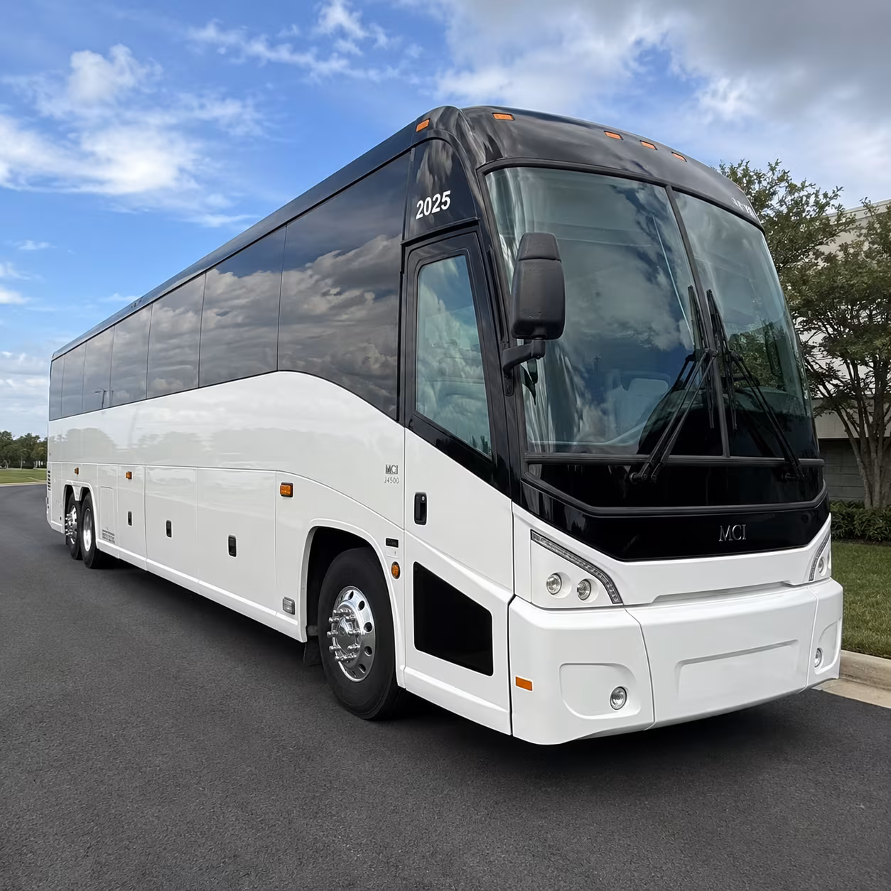 kansas city international airport corporate shuttle service from lawrence