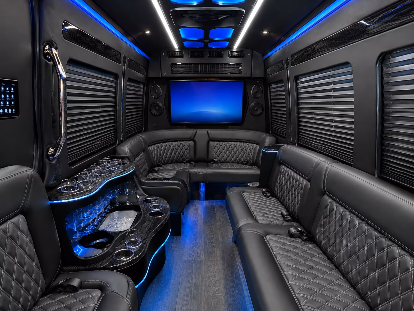 lawrencekscharterbusservices com makes ku edwards campus and overland park runs easy